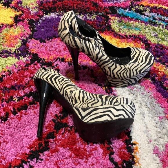 Platform heals - Picture 1 of 1